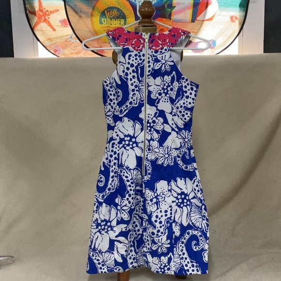 EUC Woman’s sleeveless Lilly Pulitzer lined dress with zipper down the back - Picture 5 of 6
